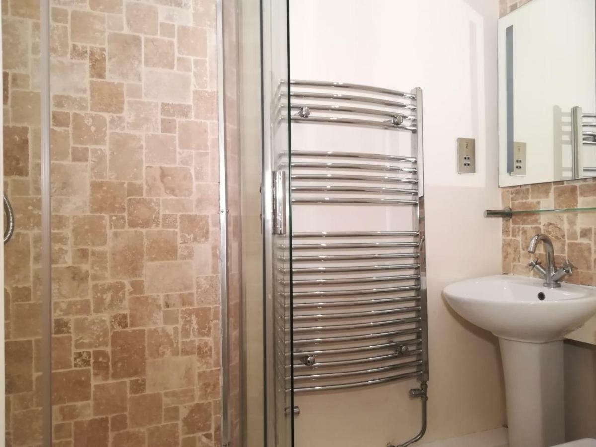 Spacious, Ground Floor, 2 Bedroom Apartment, Uplands, Swansea Esterno foto